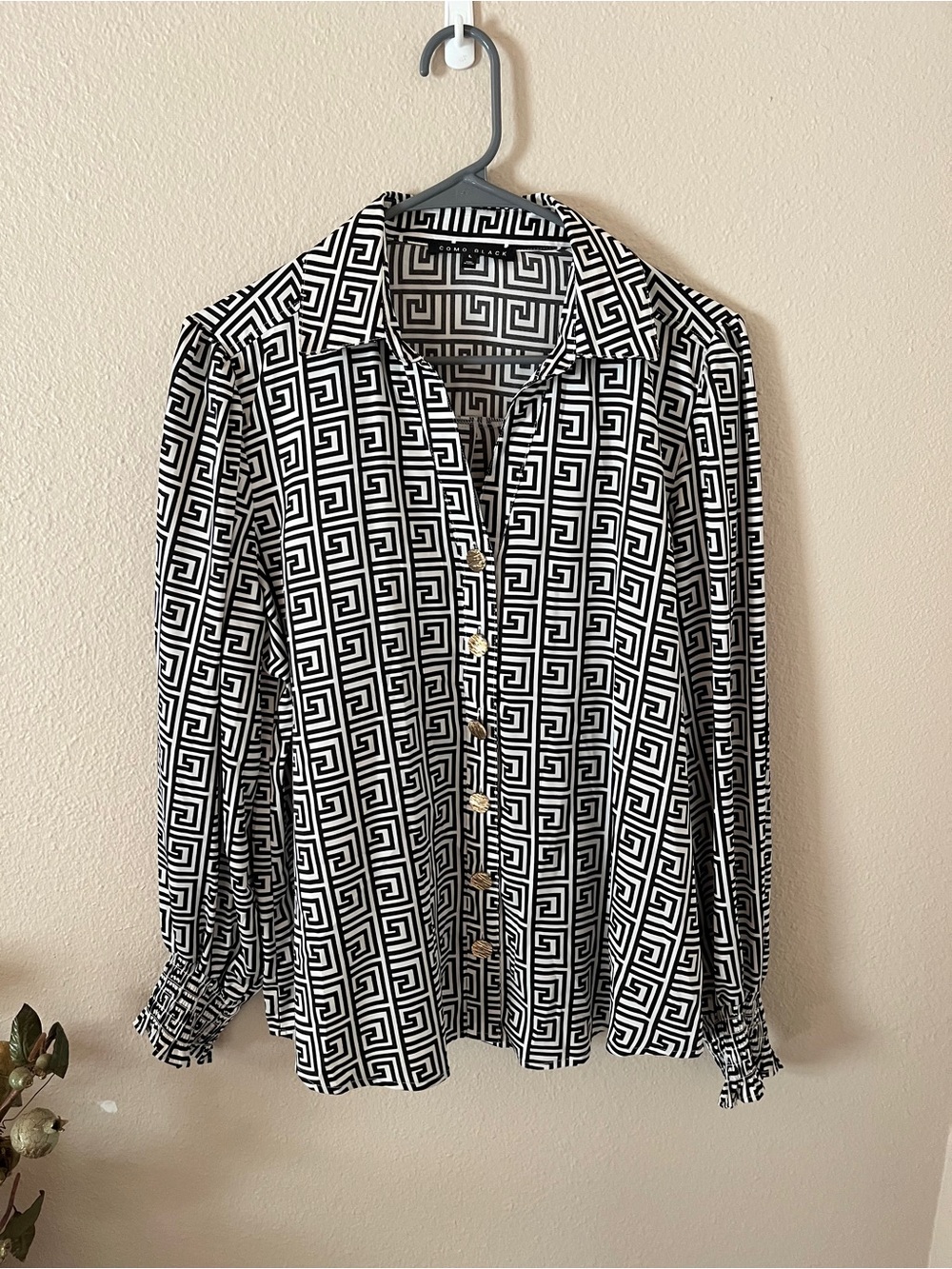 Como Black Women's Black & White Geometric Button-Up Blouse Gold Tone Buttons L